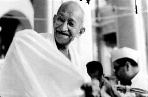 مہاتما گاندھی آج بھی زندہ ہیں !